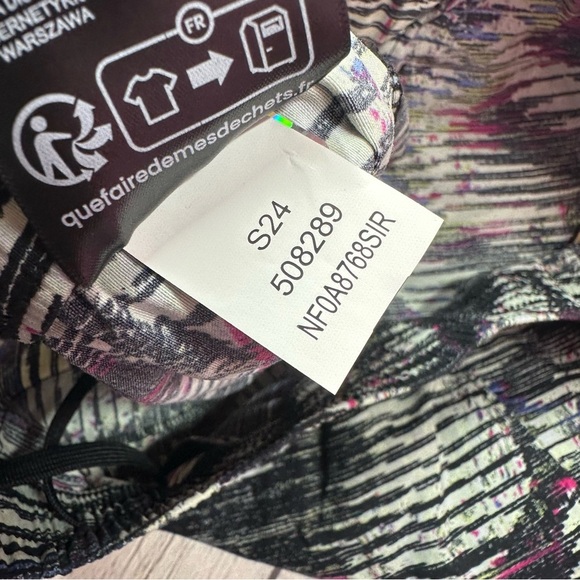 NWT the north face easy wind short black beta relaxed fit outdoor gorpcore - Picture 6 of 8